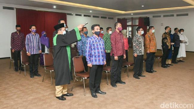 Pandemi COVID-19, Pelantikan 132 Pejabat Pemkot Kediri Dilakukan Online Pandemi COVID-19, Pelantikan 132 Pejabat Pemkot Kediri Dilakukan Online