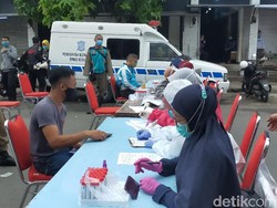 Warga Surabaya Kendor Prokes, Pemkot Pertegas Sanksi di Perwali