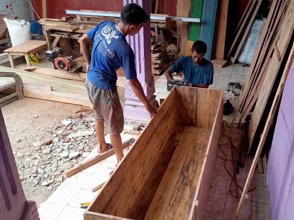 Corona Merajalela hingga Renggut Nyawa, Order Peti Mati Membludak Corona Merajalela hingga Renggut Nyawa, Order Peti Mati Membludak