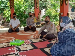 Tim Kampanye Sehat Cek Prokes di Posko 5 Paslon Bupati Lombok Tengah