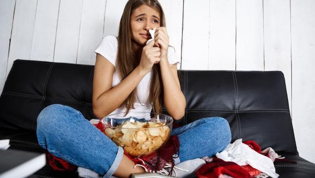 Nonton Sambil Menangis/Foto: Freepik.com