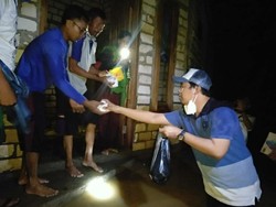 Banjir Landa Rembang, Harno-Bayu Blusukan Bantu Evakuasi Warga