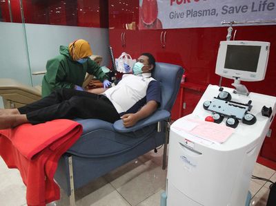 Saat Penyintas COVID-19 Donor Plasma Darah untuk Bantu Pasien Corona