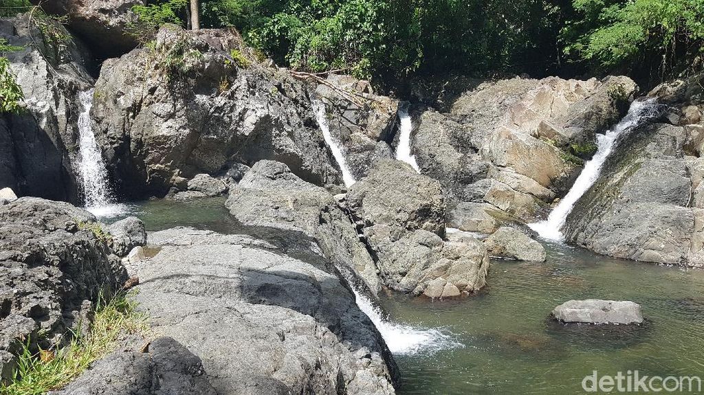 Foto: Air Terjun Kebanggaan Polewali, Salu Sitammu Foto: Air Terjun Kebanggaan Polewali, Salu Sitammu
