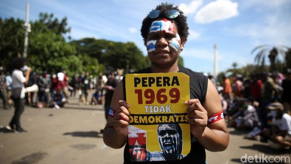 Aksi Mahasiswa Papua Tolak Otonomi Khusus