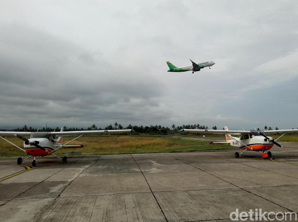 Seminggu Lumpuh Imbas Abu Raung, Bandara Banyuwangi Akhirnya Dibuka Kembali Seminggu Lumpuh Imbas Abu Raung, Bandara Banyuwangi Akhirnya Dibuka Kembali