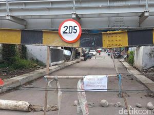 Portal Underpass Ketanggungan Brebes Patah, Jalur Utama ke Kota Ditutup