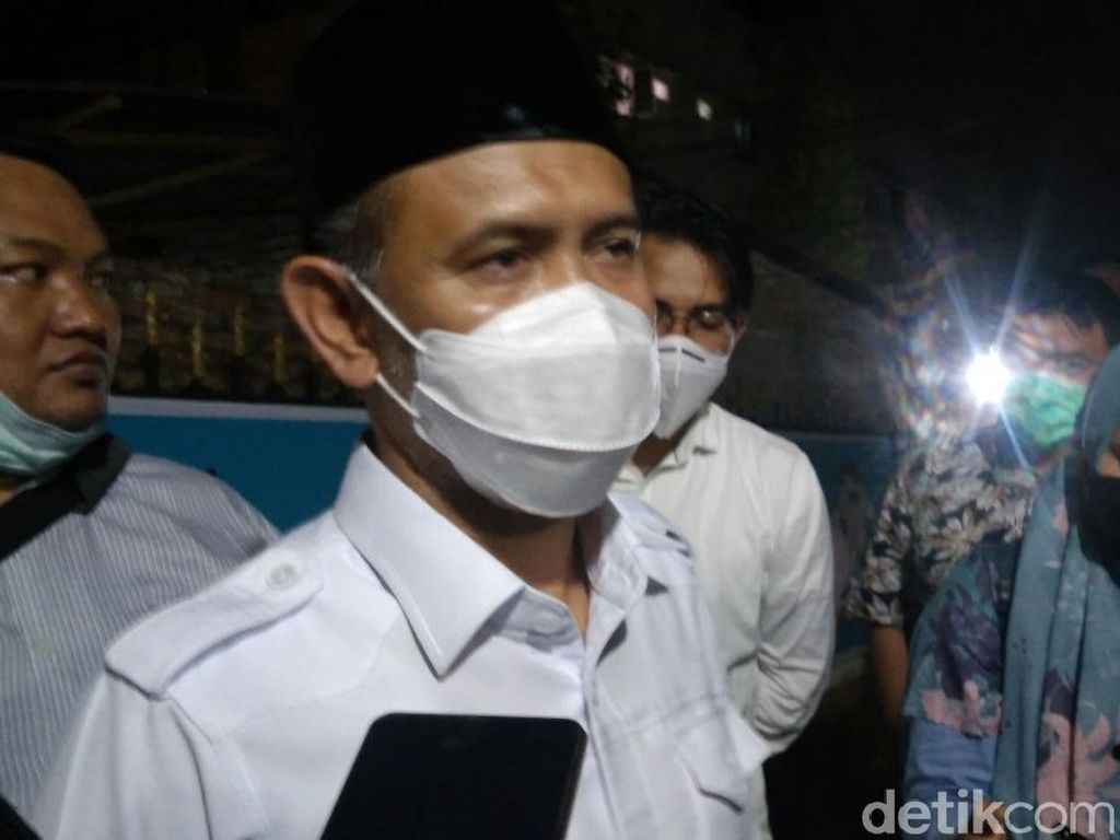 6 Jam Diperiksa soal Dugaan Kampanye di Masjid, Salman Harap Gakkumdu Adil 6 Jam Diperiksa soal Dugaan Kampanye di Masjid, Salman Harap Gakkumdu Adil
