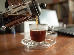 Gaya Intel Jadi Tukang Bakso dan Cara Minum Kopi untuk Turunkan Berat Badan