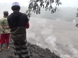 Gunung Semeru Meletus, Warga Dengar Gemuruh dan Petir
