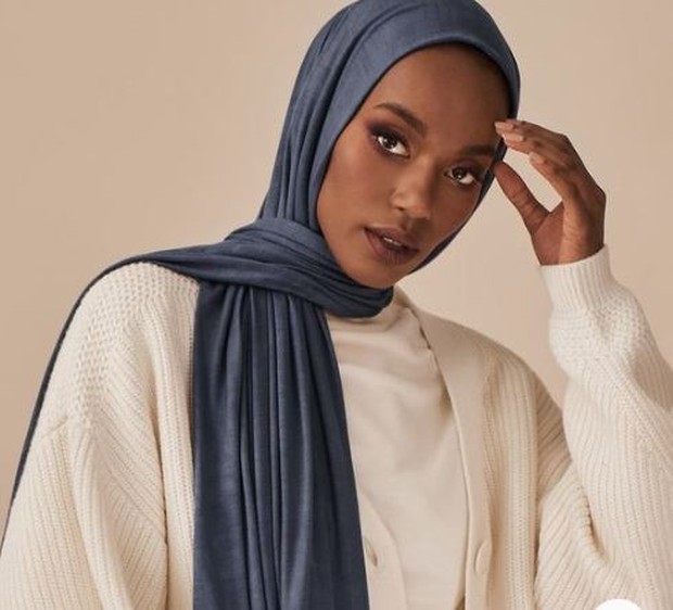 Hijab untuk Kulit Gelap/ Foto: pinterest.com/Haute Hijab gelap