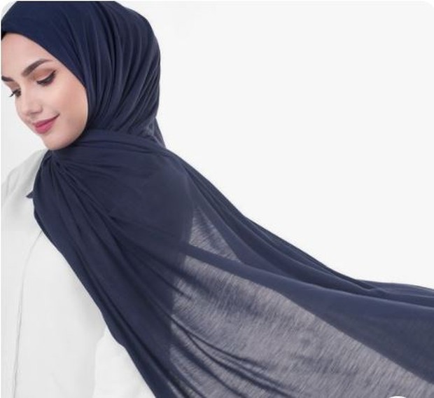 Hijab untuk Kulit Putih/ Foto: pinterest.com/modestpath putih