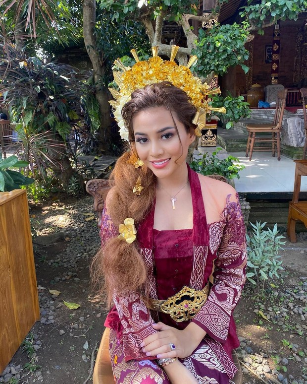 Cantik Banget Ini 8 Pesona Artis Indonesia dalam Balutan 