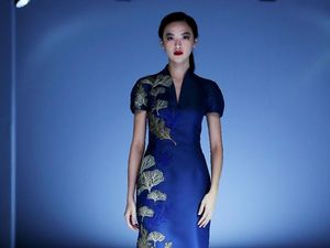 10 Koleksi Albert Yanuar di JFW 2021, Terinspirasi Keindahan Indonesia 10 Koleksi Albert Yanuar di JFW 2021, Terinspirasi Keindahan Indonesia