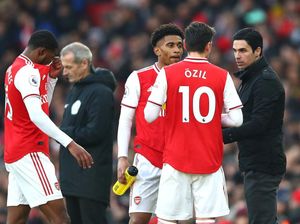 Solusi Meriam Mejan Arsenal: Oezil Bisa Jadi Kunci