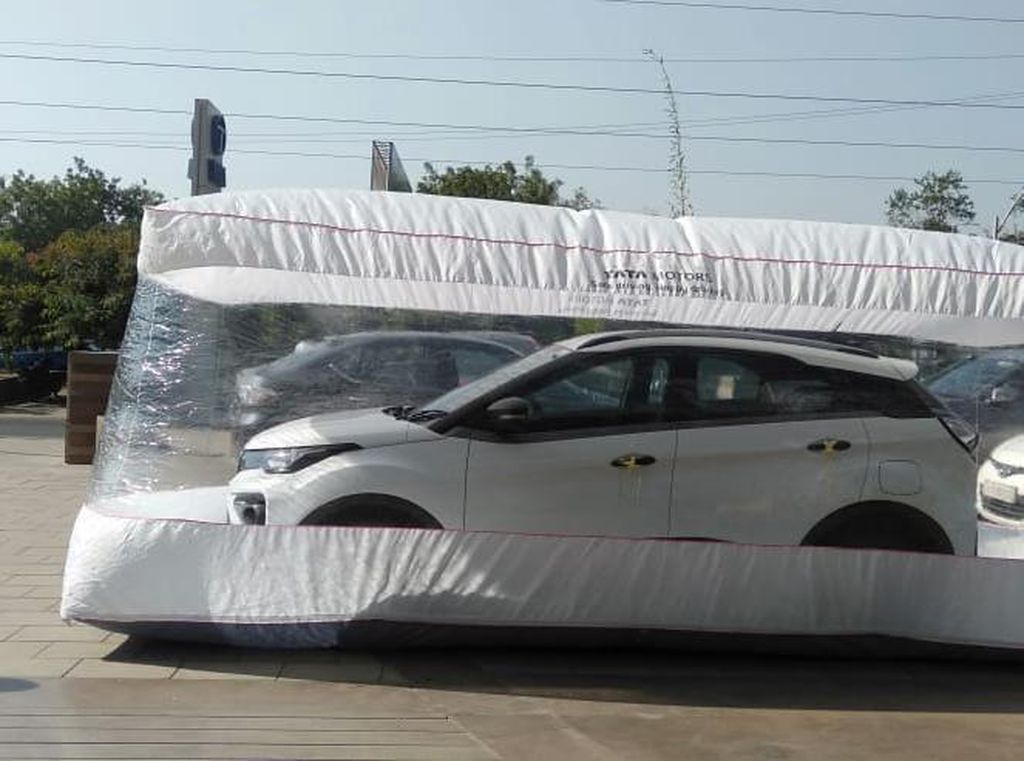 Beli Mobil Baru, Dikirimnya Dibungkus Bubble Wrap!