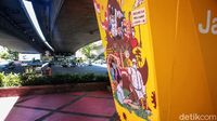 Mural Lawan Corona Hiasi Kolong Tol Tomang
