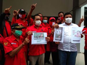 Pasang Foto Risma untuk Kampanye, PDIP Laporkan Tim Machfud Arifin Pasang Foto Risma untuk Kampanye, PDIP Laporkan Tim Machfud Arifin