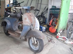 Begini Proses Modifikasi Motor Bensin Jadi Listrik