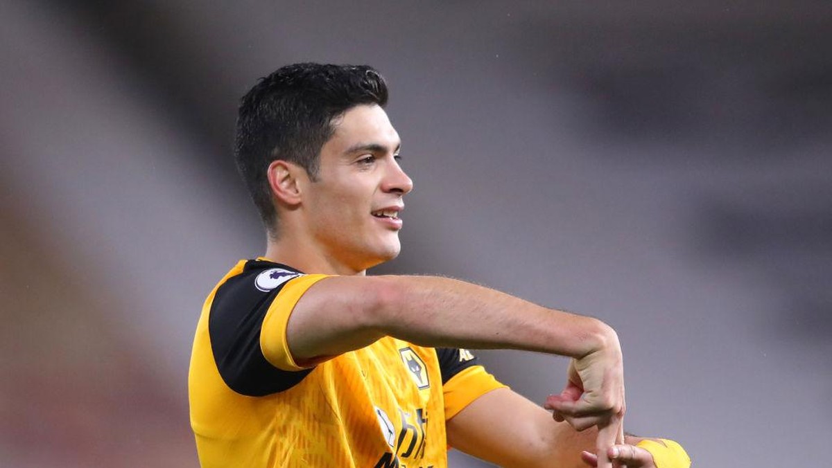 Raul Jimenez berterima kasih atas dukungan usai operasi tengkorak (Getty Images/Alex Pantling)