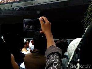 Tak Ada Aksi Anarkis Saat Rumah Ibunda Mahfud Md Didatangi Puluhan Orang