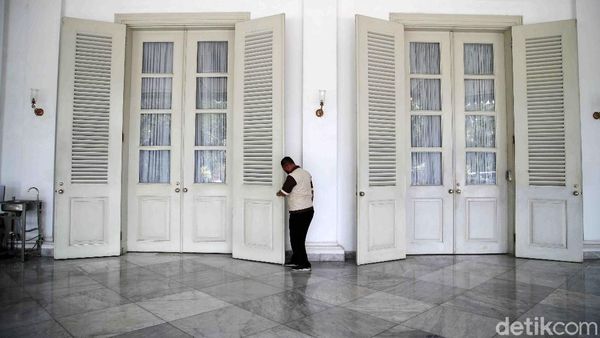 Suasana Balai Kota Pasca Anies-Riza Positif COVID-19