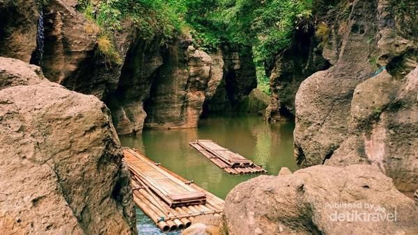 Foto: Sungai Cikahuripan, Green Canyon dari Bandung Barat