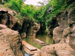 Bukan Green Canyon, Ini Cikahuripan dari Bandung