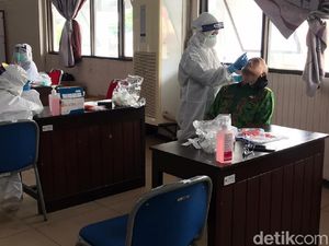 650 ASN dan Pegawai Pemkab Jember Jalani Tes Swab Massal