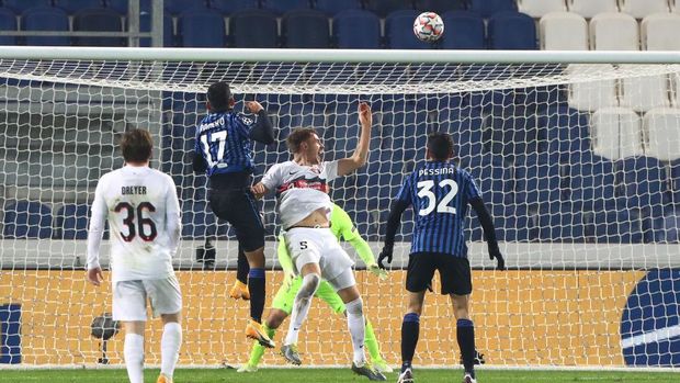 BERGAMO, ITALY - DECEMBER 01:  Cristian Romero #17 of Atalanta BC scores his goal during the UEFA Champions League Group D stage match between Atalanta BC and FC Midtjylland at Gewiss Stadium on December 1, 2020 in Bergamo, Italy.  (Photo by Marco Luzzani/Getty Images)