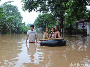 Banjir Rendam Ratusan Rumah di Jombang, Puluhan Warga Mengungsi
