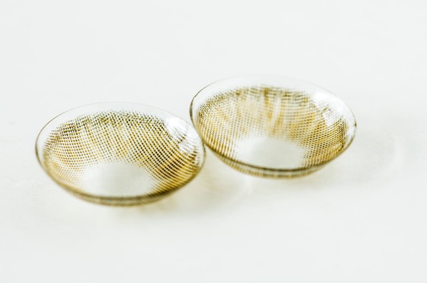 Buang Softlens yang sudah Kadaluarsa dan Kering/Foto : freepik.com Buang Softlens yang sudah Kadaluarsa dan Kering