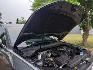 Cara Tutup Kap Mesin Mobil yang Benar: Ditekan atau Dibanting? Cara Tutup Kap Mesin Mobil yang Benar: Ditekan atau Dibanting?