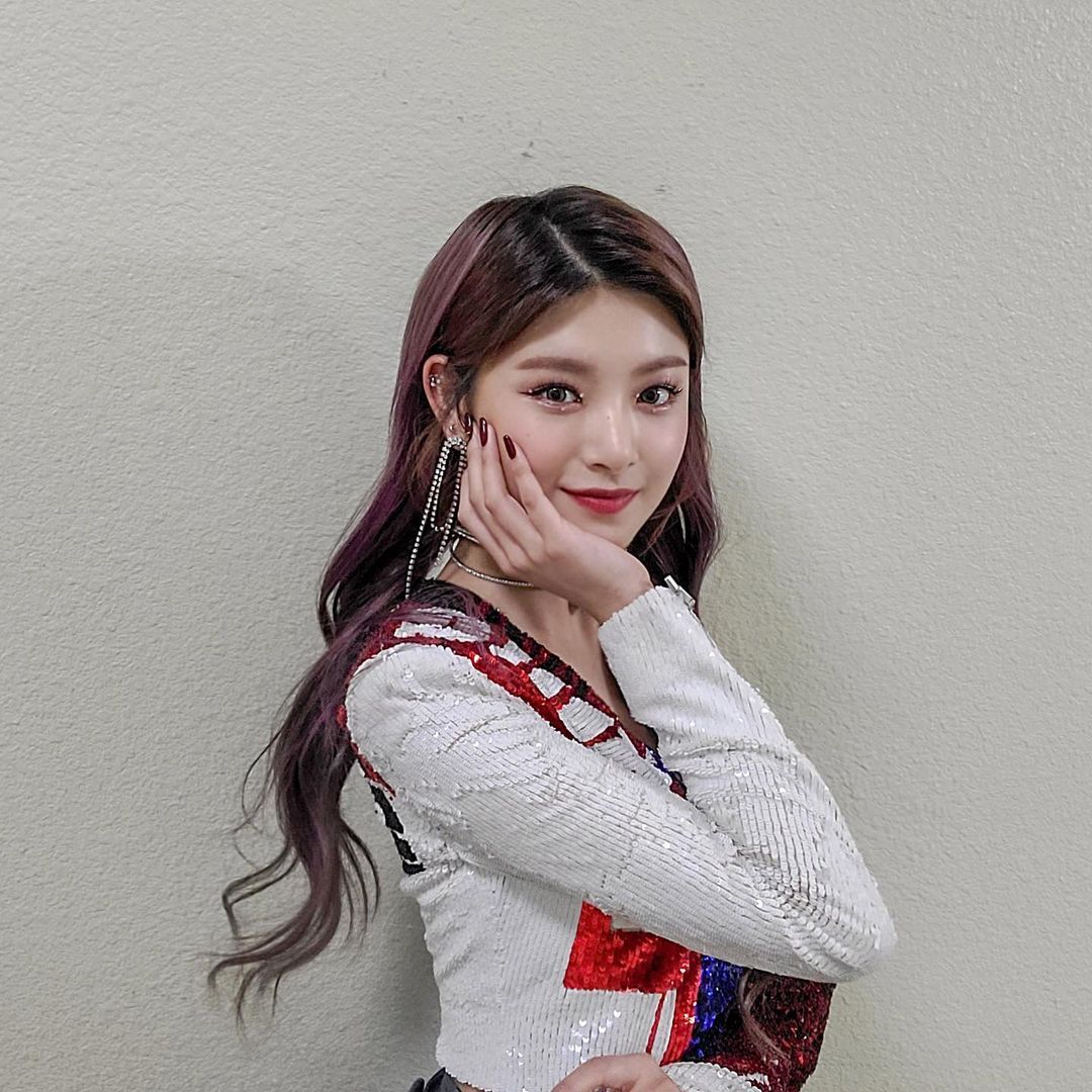 Foto Yiren dan Sihyeon EVERGLOW