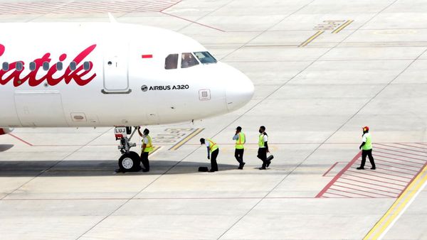 Hindari Abu Semeru, Jalur Penerbangan Bandara Banyuwangi Dialihkan