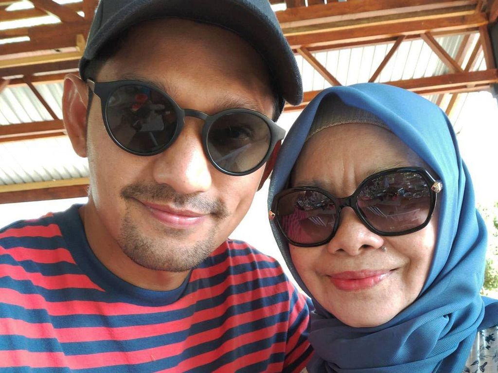 Ibnu Jamil Sudah Izin ke Almarhumah Ibunda Ririn Ekawati Ibnu Jamil Sudah Izin ke Almarhumah Ibunda Ririn Ekawati