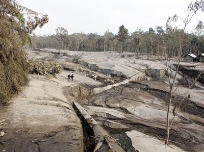 Potret Jalur Lahar Panas Gunung Semeru
