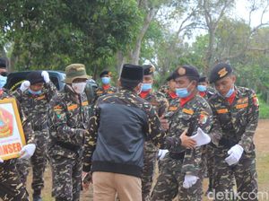 Puluhan Banser Dikerahkan Jaga Rumah Ibunda Mahfud Md di Pamekasan