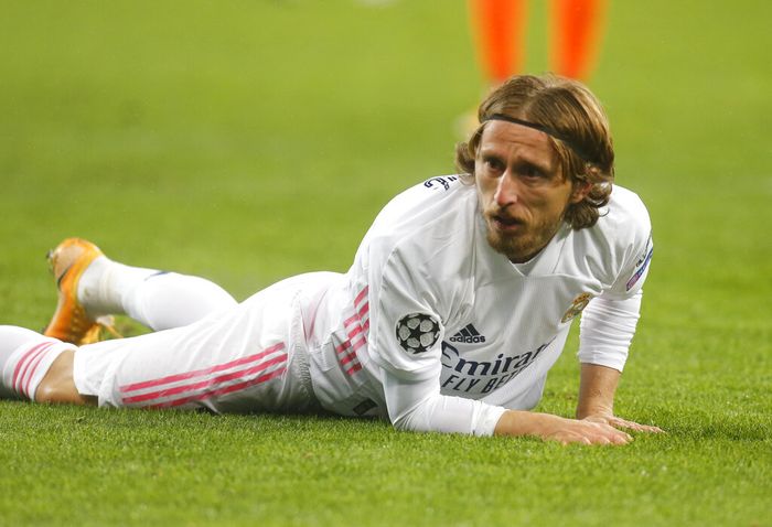 Luka Modric Real Madrids Luka Modric reacts during the Champions League, Group B, soccer match between Shakhtar Donetsk and Real Madrid at the Olimpiyskiy Stadium in Kyiv, Ukraine, Tuesday, Dec. 1, 2020. (AP Photo/Efrem Lukatsky)
