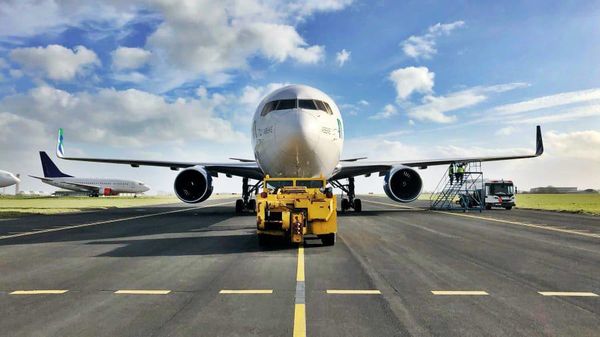 Potret Maskapai Tanpa Pesawat, Penumpang dan Awak Kabin, Hanya Pilot!