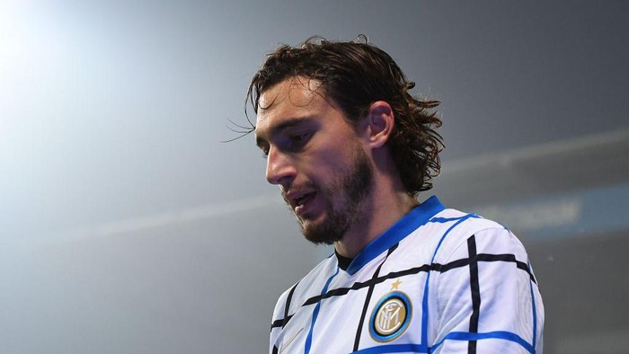REGGIO NELLEMILIA, ITALY - NOVEMBER 28: Matteo Darmian of FC Internazionale reacts during the Serie A match between US Sassuolo and FC Internazionale at Mapei Stadium - Città del Tricolore on November 28, 2020 in Reggio nellEmilia, Italy. (Photo by Alessandro Sabattini/Getty Images)