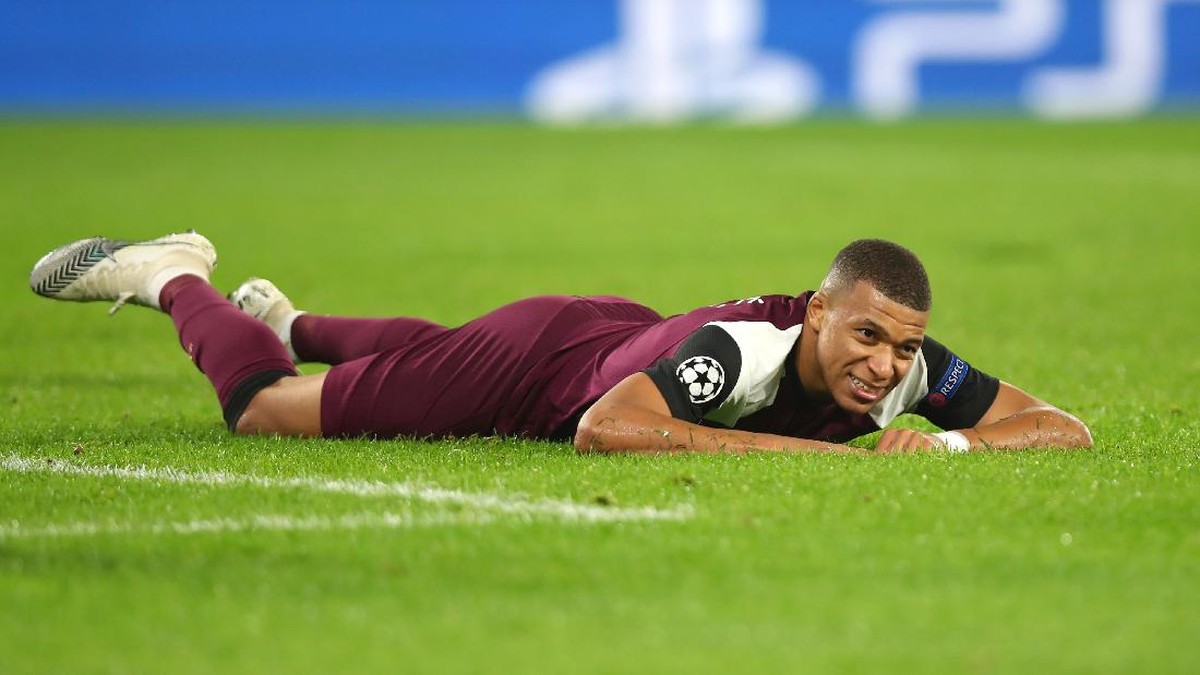 Kylian Mbappe sudah nyaris setahun tidak mencetak gol di Liga Champions. Bagaimana saat PSG melawan MU nanti malam?Foto: Getty Images/Pool