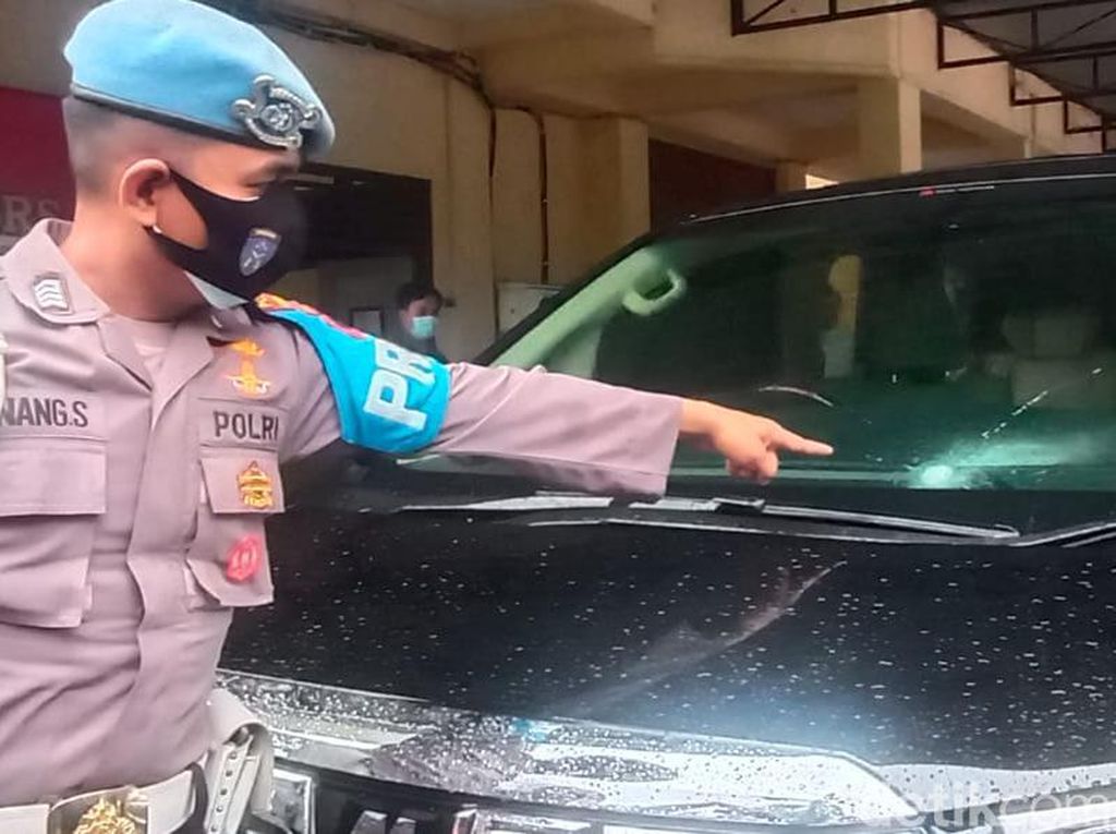 Pelaku Penembakan Mobil Bos Tekstil di Solo Ternyata Adik Ipar Korban Pelaku Penembakan Mobil Bos Tekstil di Solo Ternyata Adik Ipar Korban