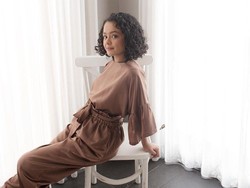 Gaya Anak Anies Baswedan di Catwalk Jakarta Muslim Fashion Week