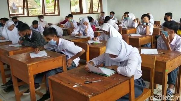 Nihil Kasus COVID-19, SMAN 30 Garut Lakukan Belajar Tatap Muka