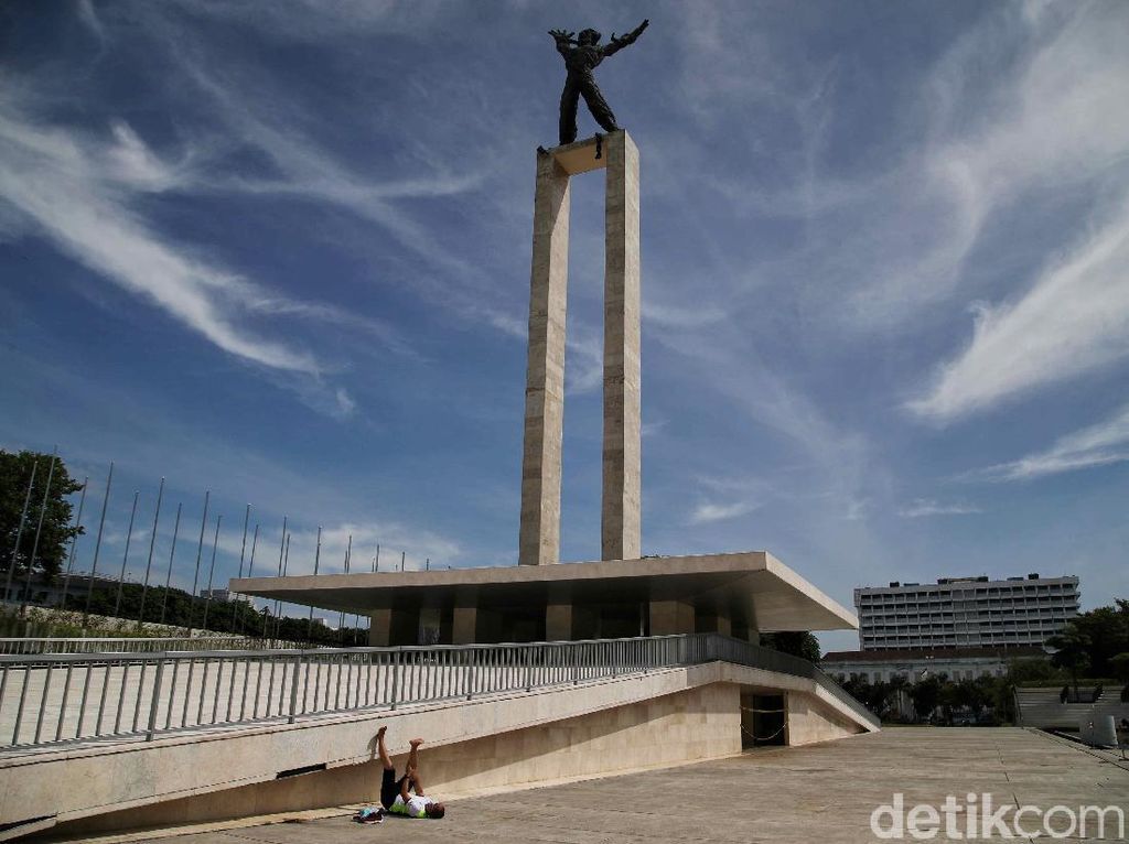 Langit Jakarta Sering Biru Cerah, IQAIR: Kualitas Udara DKI Membaik