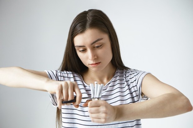 Rokok/freepik.com Gaya hidup yang buruk memang dapat merusak kesehatan. Salah satunya juga dapat menurunkan gairah seksualmu.