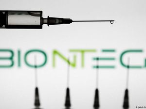 Mayoritas Perusahaan Besar AS Bakal Wajibkan Karyawannya Divaksin