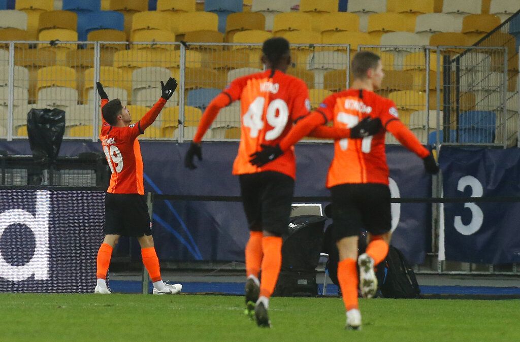 Shakhtar's Manor Solomon celebrates after scoring his side's second goal during the Champions League, Group B, soccer match between Shakhtar Donetsk and Real Madrid at the Olimpiyskiy Stadium in Kyiv, Ukraine, Tuesday, Dec. 1, 2020. (AP Photo/Efrem Lukatsky)