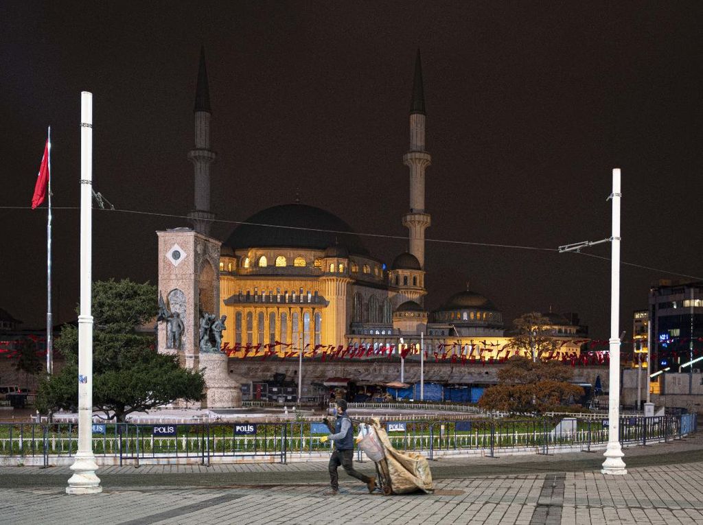 COVID di Turki Melonjak! Jam Malam di Hari Kerja dan Lockdown di Akhir Pekan
